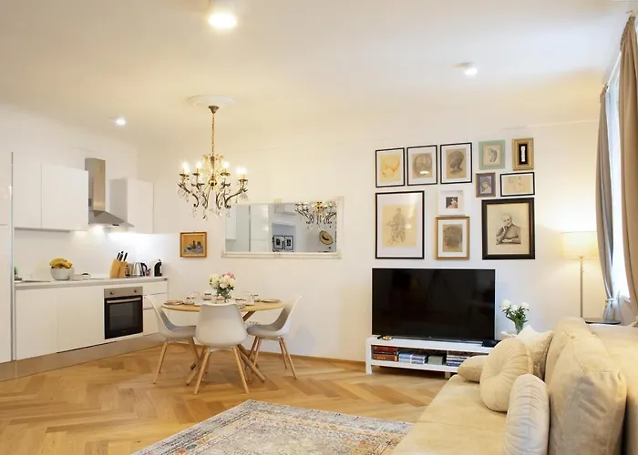 Stylish Apartment In Historical Center