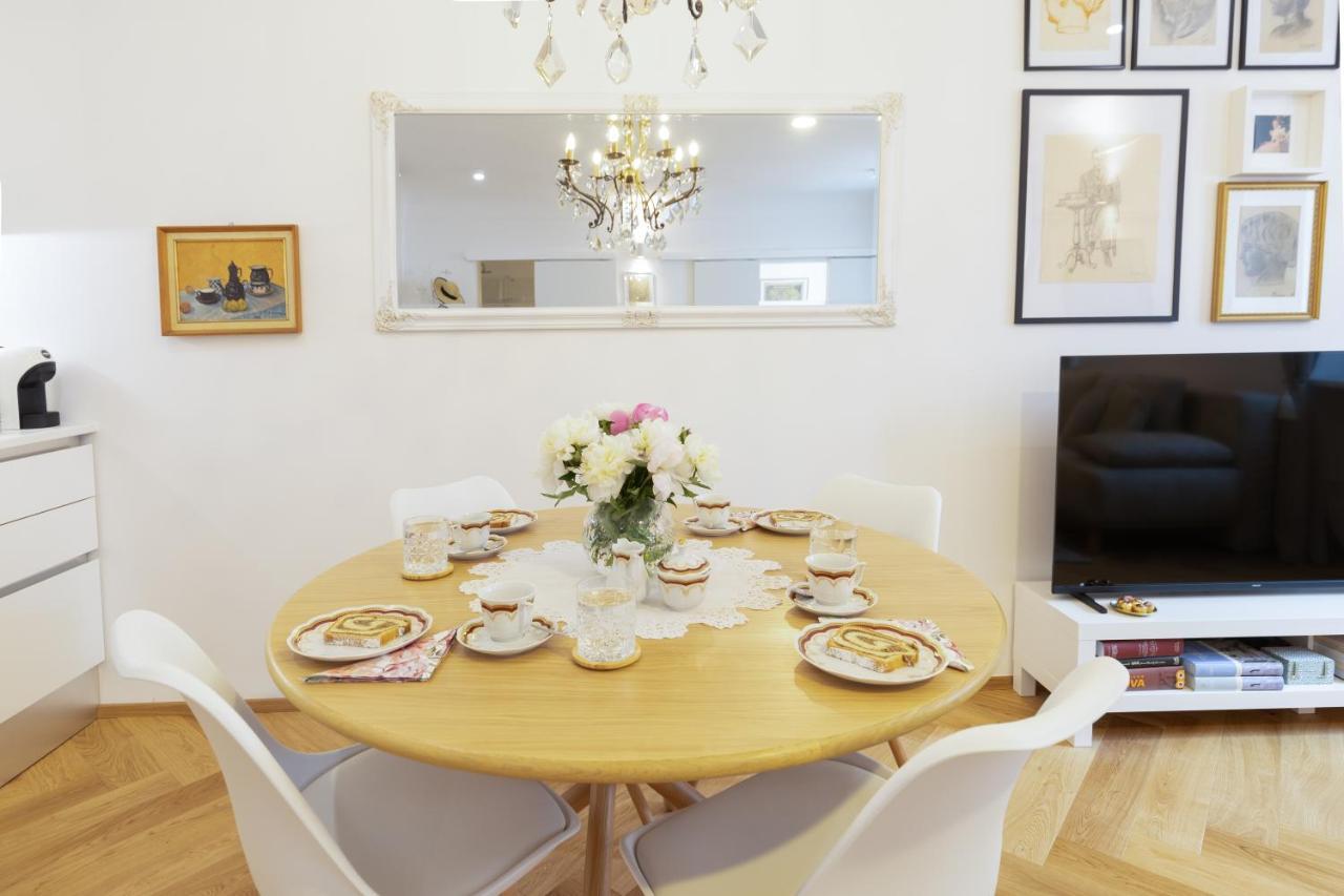 Stylish In Historical Center Appartement *